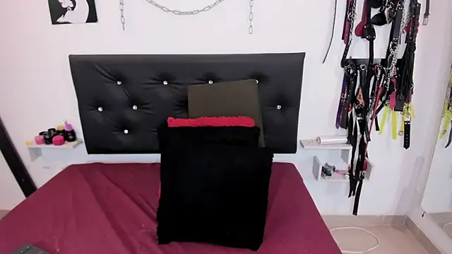 Julieta_Carden_'s Live XXX Chat