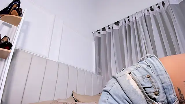 ada_belucci 라이브 XXX 채팅