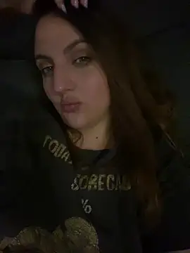 AliceDesmee Adlı Modelin Canlı XXX Sohbeti