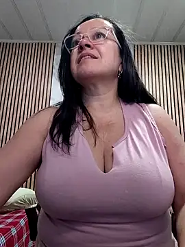 Chatroom XXX en direct de Sonialorens_