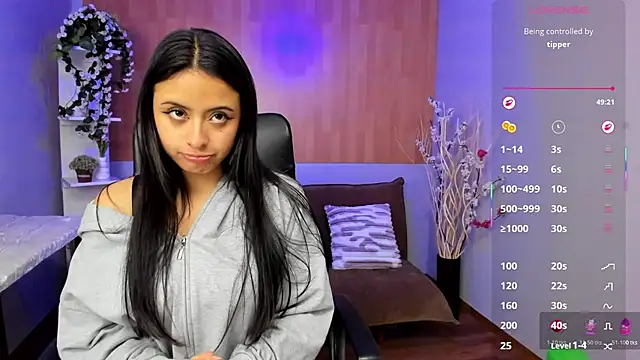 צ'אט XXX בשידור חי של Nina_petitte