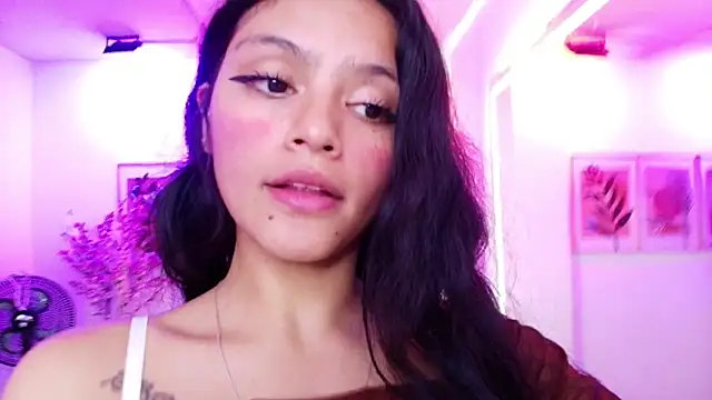 XXX chat uživo modela Maddie_T18