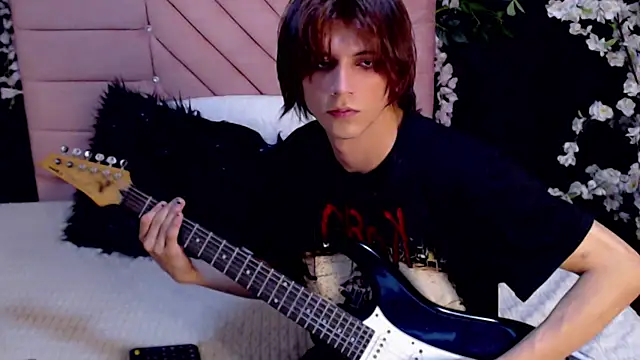 oli_dusk Adlı Modelin Canlı XXX Sohbeti
