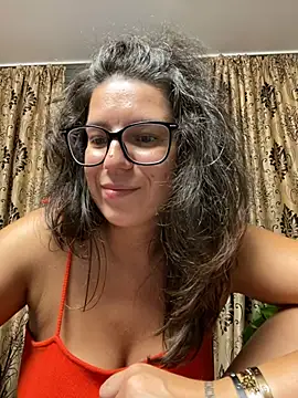NadiraNoor – Live XXX-chat