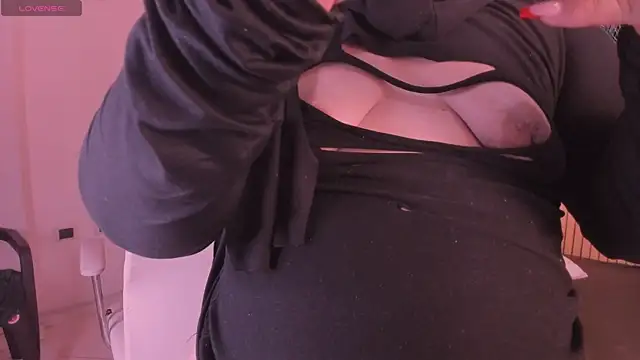 Živý XXX chat samanee_konn