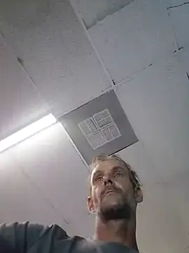 Hungwell1515 Show in webcam
