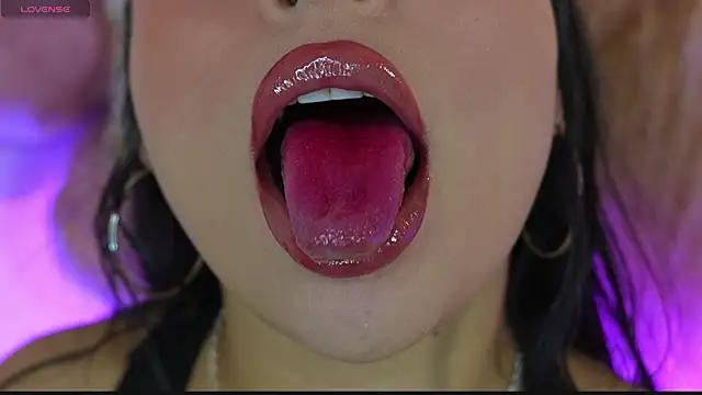 צ'אט XXX בשידור חי של mia_roux1