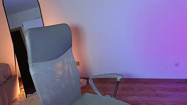 EllsaJean_ Chat XXX in diretta