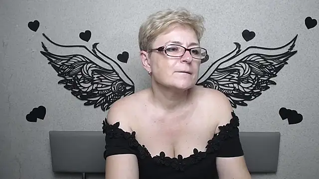 EmiliaGree's Live XXX Chat