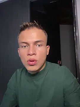 _Leo_Boy Live XXX Chat