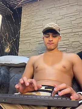 Lander_Cruz Live XXX-chat