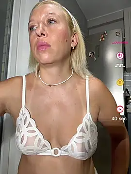 Kittie_Valentine's Live XXX Chat