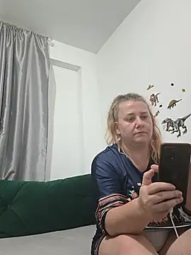 JuliaBestX XXX чат на живо