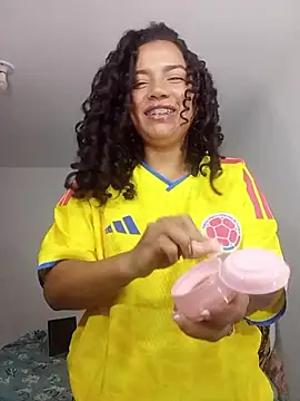 Chat +18 de TamaraaHoney ao vivo