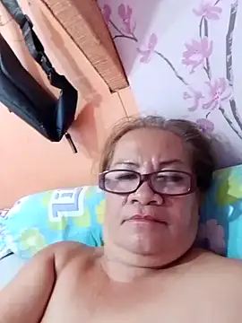 vickyhot1966 Adlı Modelin Canlı XXX Sohbeti