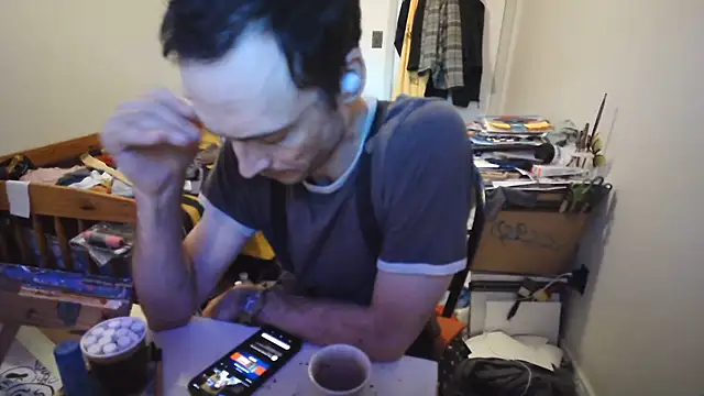 JohnnyMoves live XXX chat