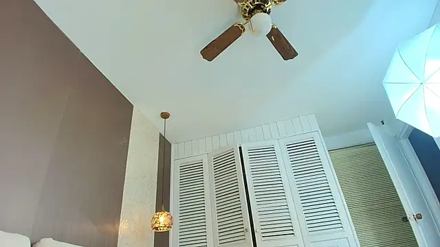 Tiifany_Baker Chat XXX in diretta