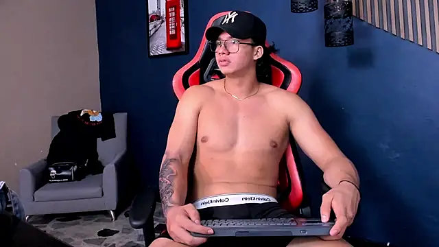 Axxel_Muscle's Live XXX Chat
