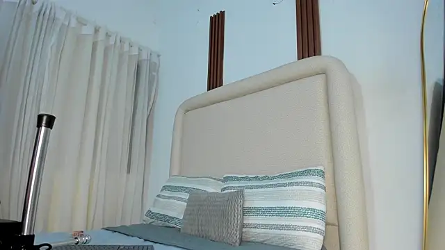 XXX chat uživo modela KatieBoison