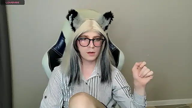 FoxyPuff live XXX chat