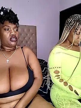 SweetBedroomEyez's Live XXX Chat
