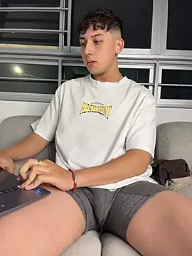 OLIVER_K Adlı Modelin Canlı XXX Sohbeti