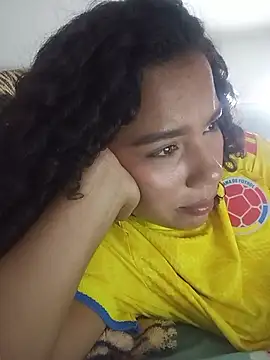 Chat XXX en directo de TamaraaHoney