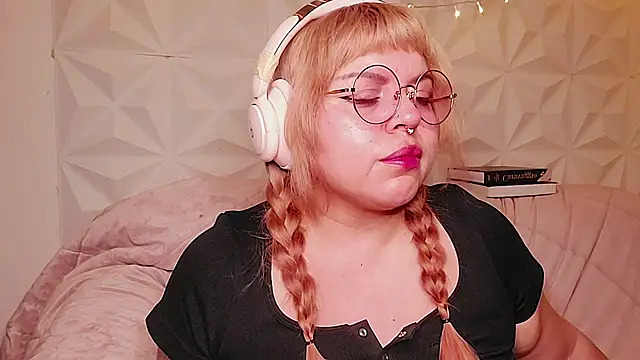 Satyn_doll's Webcam Show