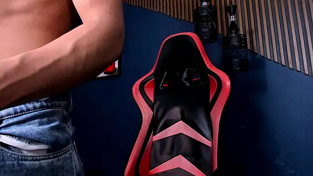 Axxel_Muscle Chat XXX in diretta