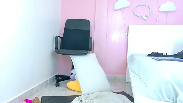 XXX chat uživo modela SeleneGibson__