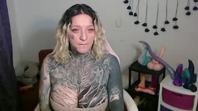 SLOPPYTITSS – Live XXX-chat