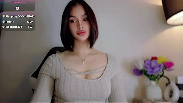 Show modela Anna_HollyDoll na web-kameri