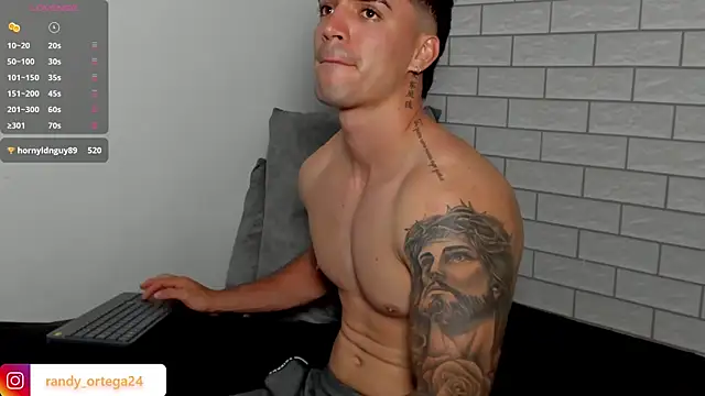 הופעת וובקאם של randyortega1