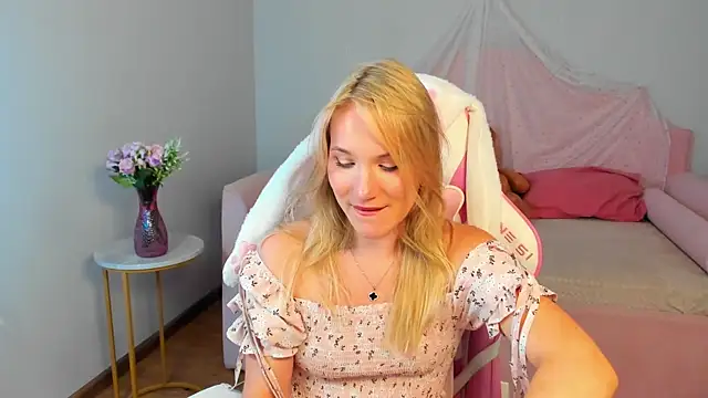 ElaraVoltage Live XXX-Chat