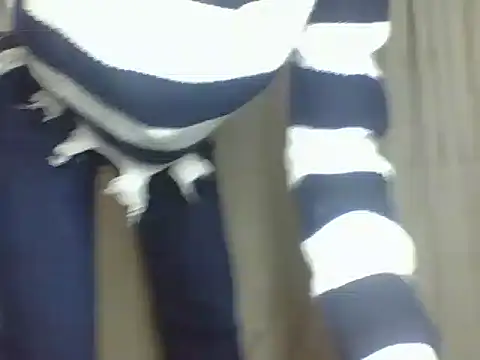 Chat +18 de laelzm ao vivo