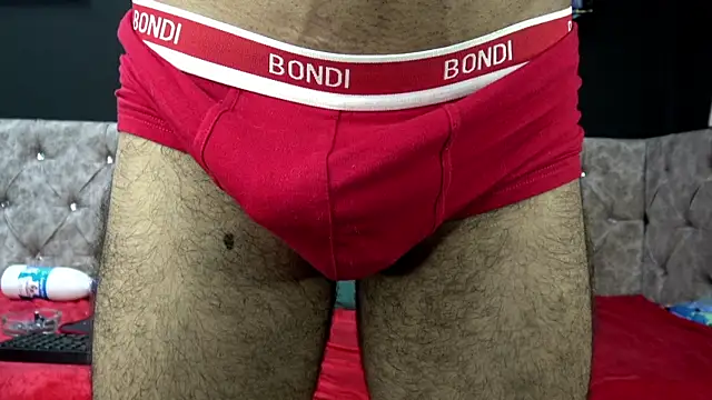 EnzoKnox's Live XXX Chat