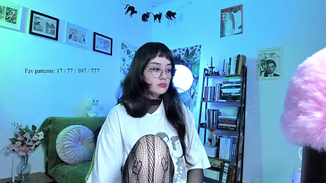 _Insomnia__ Adlı Modelin Canlı XXX Sohbeti