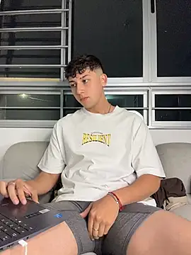 OLIVER_K Live XXX-Chat