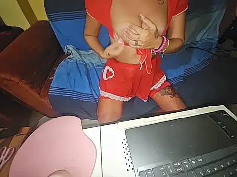 Medusa-Cann Live XXX chat