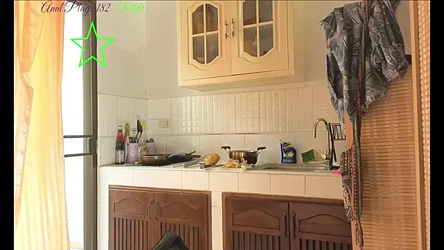 JadeStarUK – Naživo XXX chat