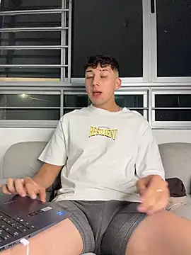 XXX chat uživo modela OLIVER_K