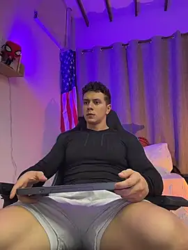 Živý XXX chat ASHTON_HILS