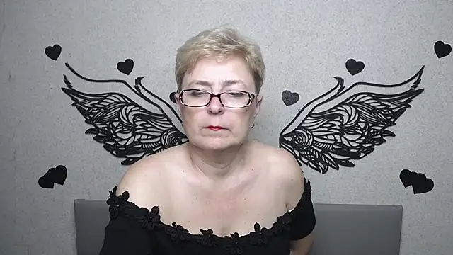 EmiliaGree's Live XXX Chat