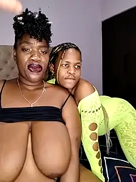 SweetBedroomEyez's Live XXX Chat