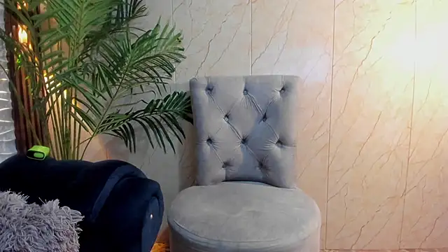 XXX chat uživo modela kingofnight7