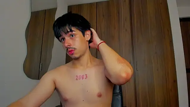 Maximo_Miller Adlı Modelin Canlı XXX Sohbeti