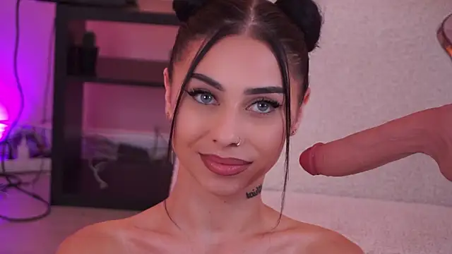 AzraReign live XXX chat