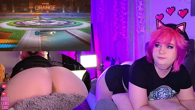 Angel-Lewd-Cake 现场XXX聊天