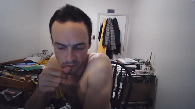JohnnyMoves élő XXX-chatje