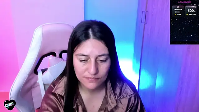 Saskyaa's Live XXX Chat